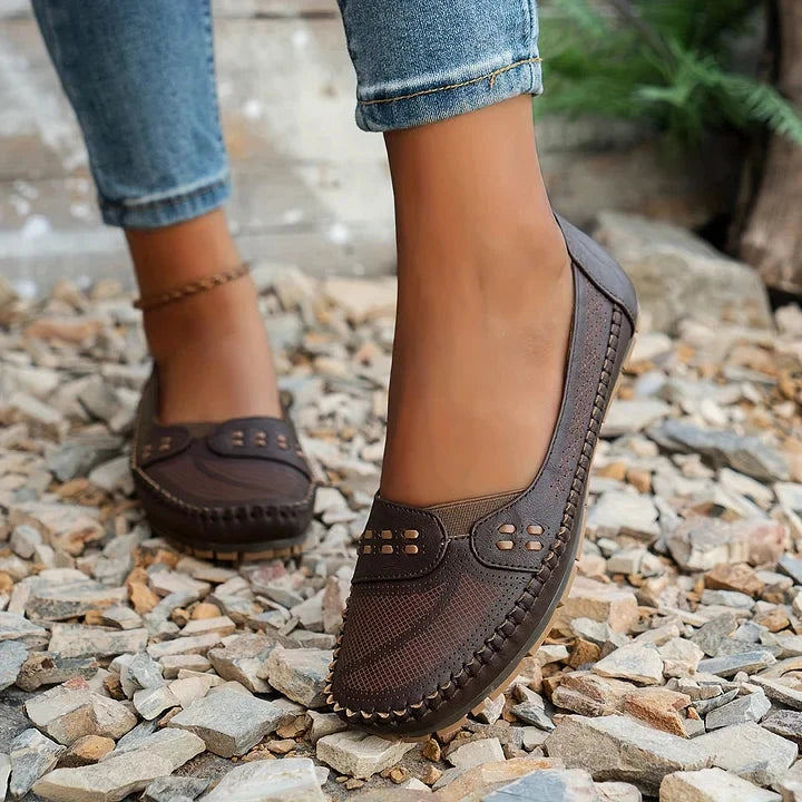 Leichte & bequeme Damen Slip-On Halbschuhe, atmungsaktive Slipper für entspannte Schritte.