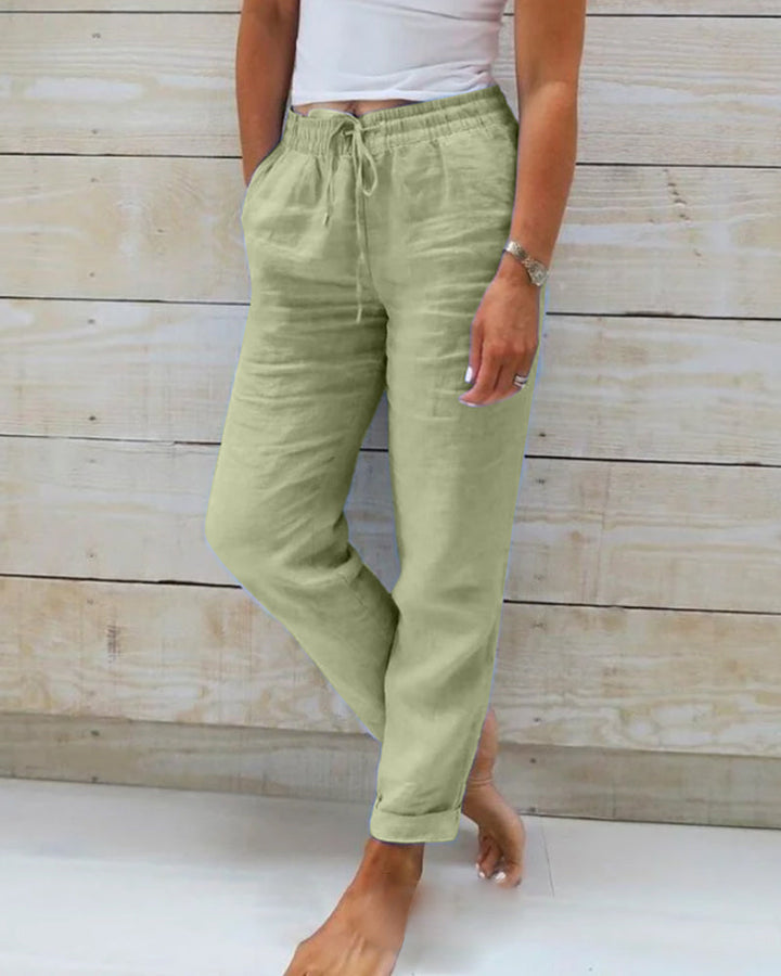 Modische Freizeithose für Frauen mit weitem Bein & Komfortbund, ideal für lässige Looks im Frühling.