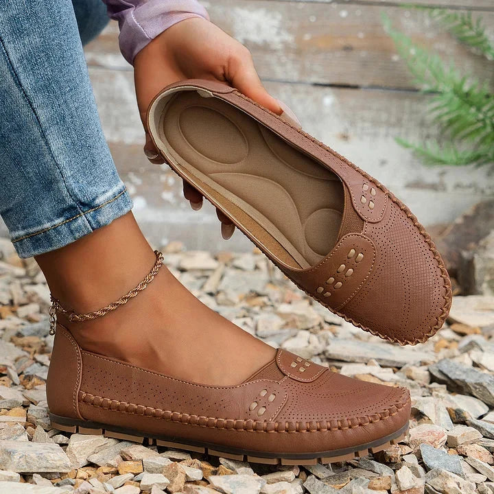 Modische Damen Halbschuhe: Atmungsaktive und bequeme Slip-On Slipper für jede Gelegenheit.