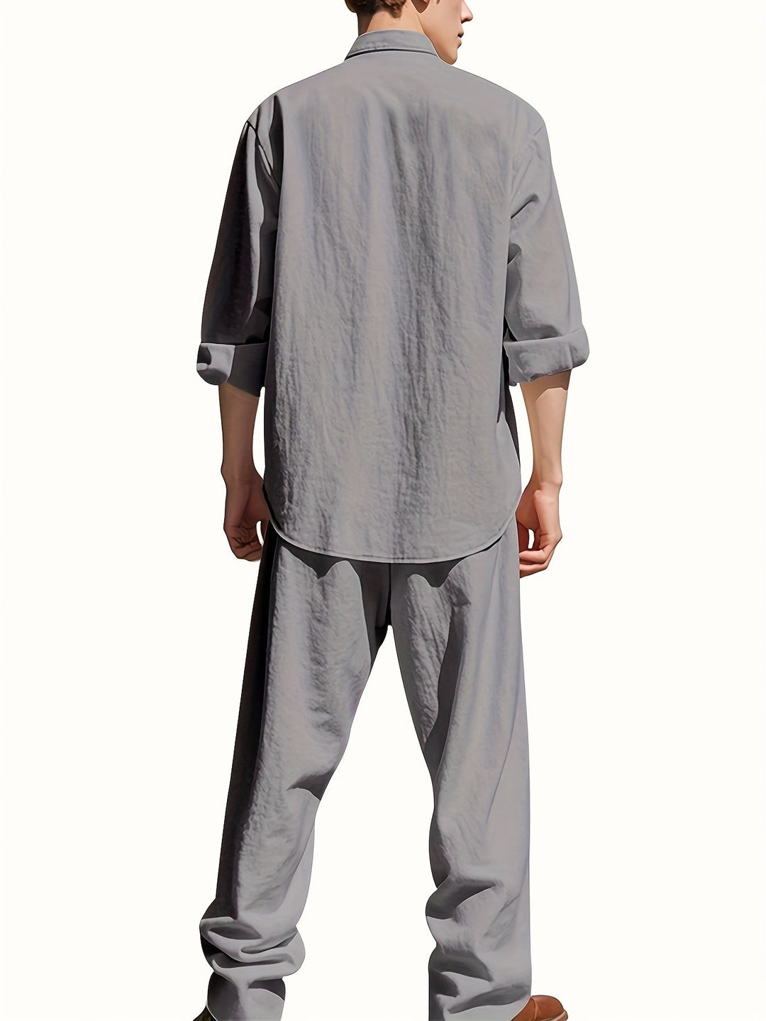 Herren Strand Outfit: Atmungsaktives Sommer Set mit Stehkragen Hemd und weiter Hose.