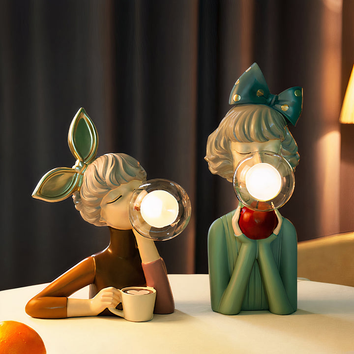 Elegante Schlafzimmer Lampe, handgefertigt aus Glas und Kunstharz, ideal für gemütliches Ambiente.