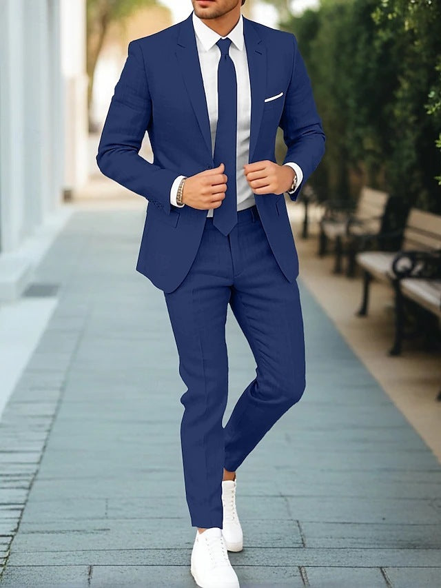 Kompletter Look: Herren Sommer Anzug kombiniert mit hellem Hemd und Schuhen. Perfekt für stilvolle Auftritte.