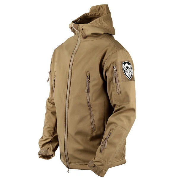 Robuste Herren Militär Outdoor Jacke, wind- und wetterfest. Ideale Softshell Herbstjacke für Abenteuer und Freizeit.