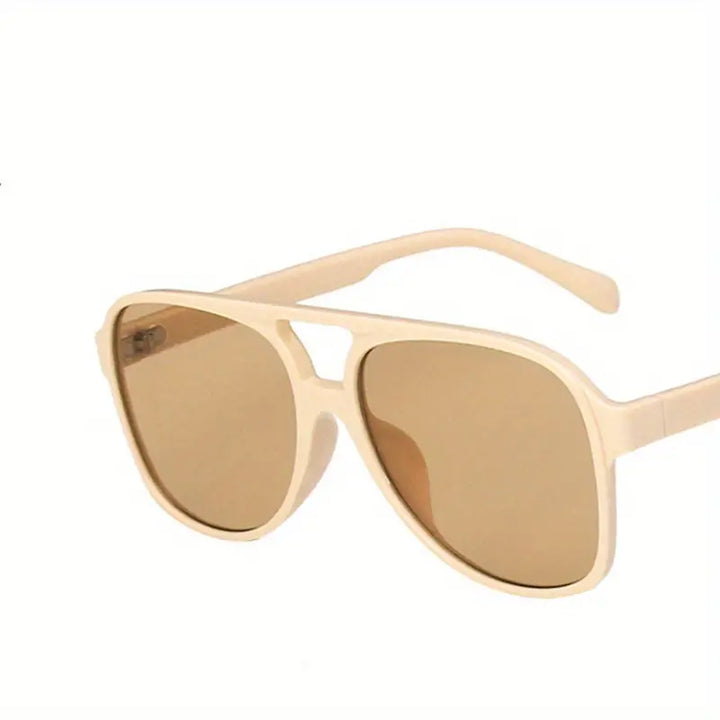 Herren Retro-Sonnenbrille mit großem Rahmen, UV-Schutz. Stylische Modebrille für den Sommer.