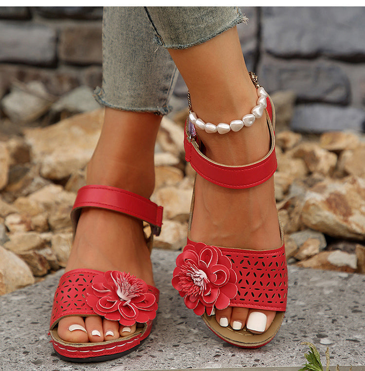 Atmungsaktive Damensandalen: Elegante Freizeitschuhe mit ergonomischem Fußbett für optimalen Komfort im Alltag.