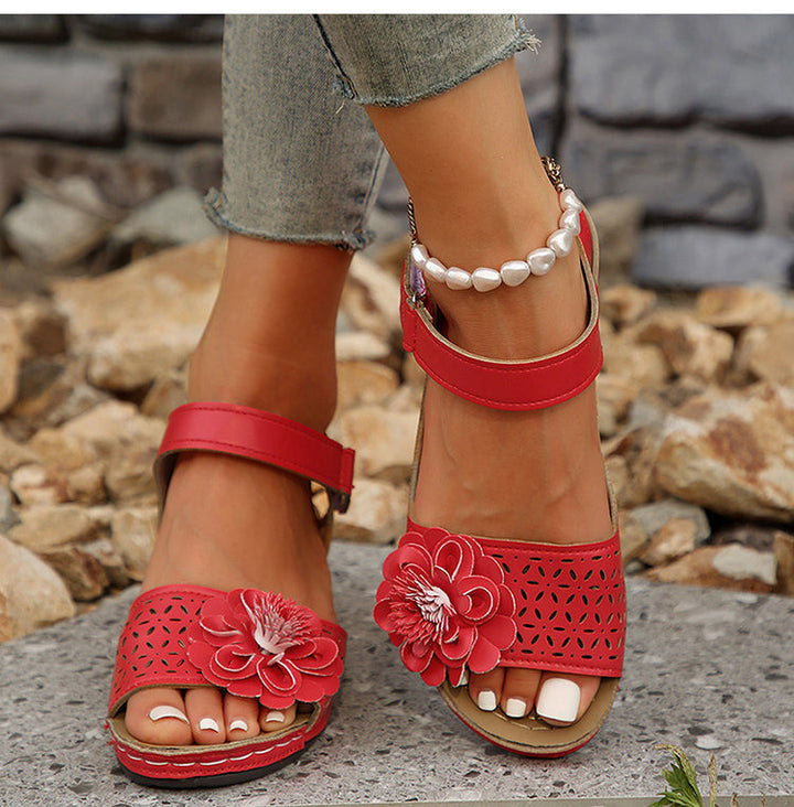 Atmungsaktive Damensandalen: Elegante Freizeitschuhe mit ergonomischem Fußbett für optimalen Komfort im Alltag.