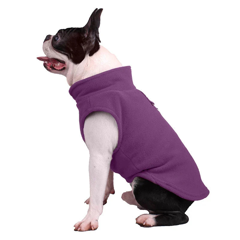 Outdoor Hundejacke in Grün, perfekt für ganzjährigen Wetterschutz und Komfort. Must-have für aktive Hunde.