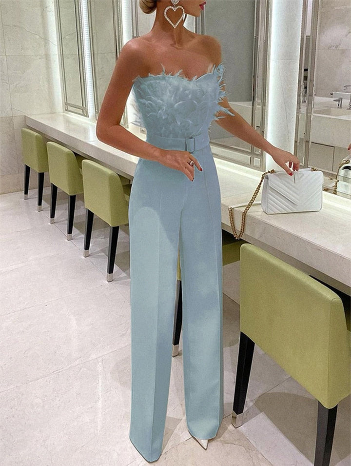 Eleganter Damen Einteiler mit Rohrentop, moderner Jumpsuit für besondere Anlässe und Eventkleidung.