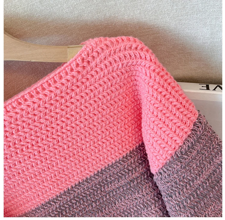 Warmer Winterpullover für Damen Übergröße. Buntes Patchwork-Muster, kuschelig und bequem.