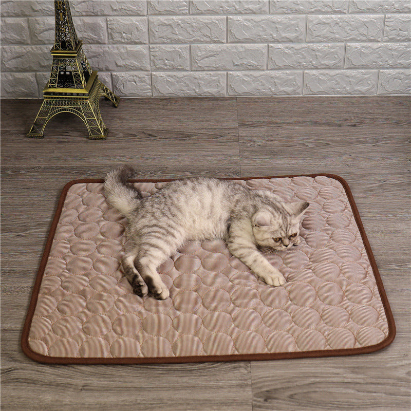 Erfrischende Kühlmatte für Haustiere, sorgt für Abkühlung und Entspannung bei Hitze. Perfekt für Hund & Katze.