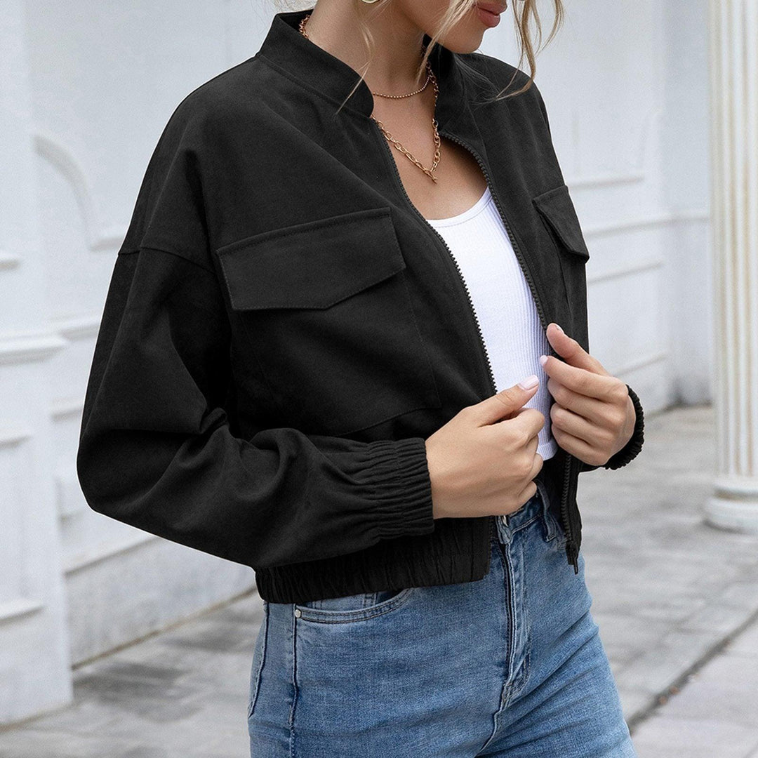 Moderne Frauen-Herbstjacke: Zeitloses Design, das Mode & Funktion vereint. Eine vielseitige Damenjacke.