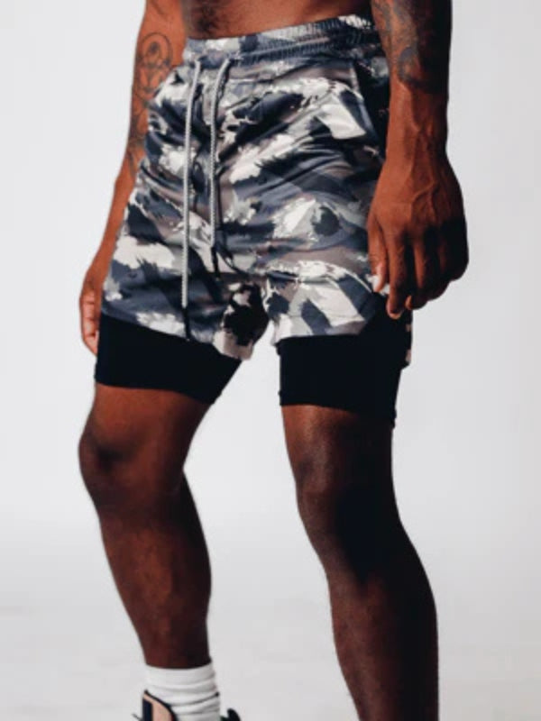 Stylische Herren Athletic Shorts, ideal für Training & Fitness im Sommer.