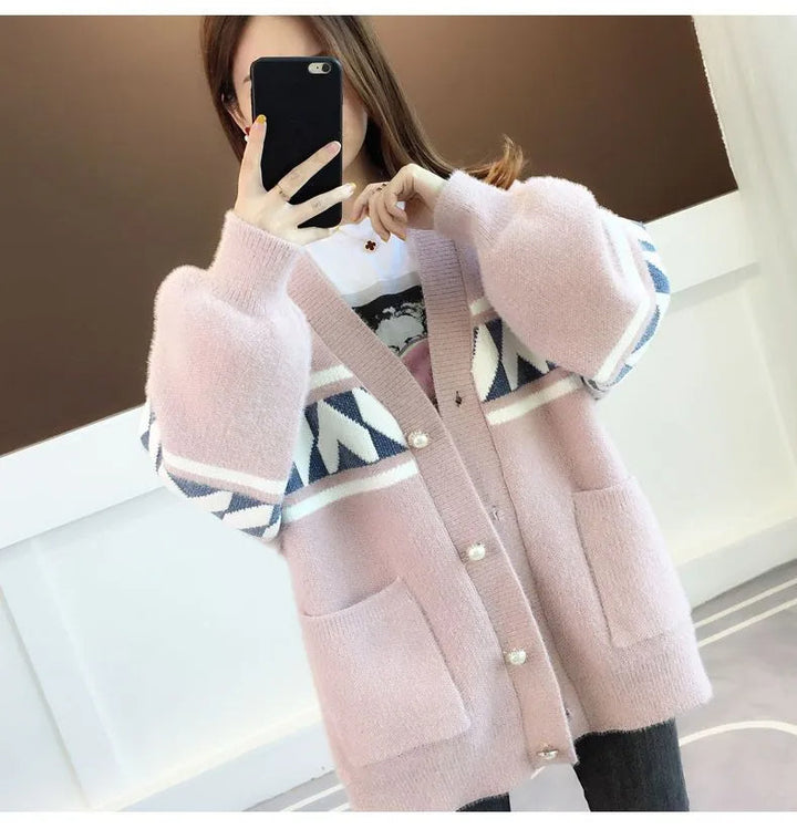 Gestrickter Damen Pullover in Übergröße, atmungsaktiv und gemütlich für ganzjährigen Komfort.