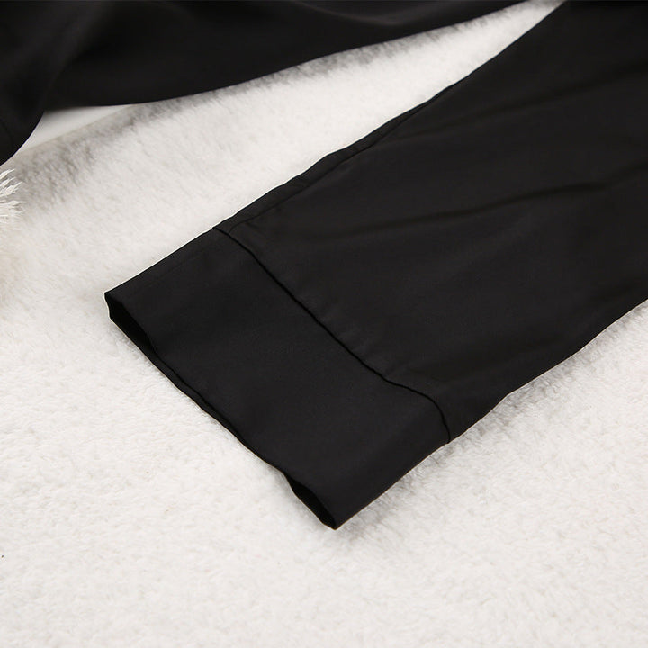 Ganzjähriges Damen Pyjama Set, atmungsaktiv & elegant für erholsamen Schlaf und stilvolle Loungewear.