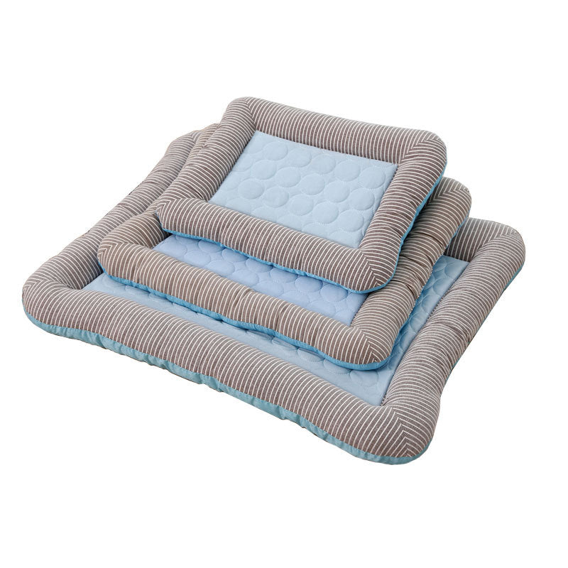 Erfrischendes Gelkissen als Kühlmatte für Haustiere; ideal für Hitzeschutz & Abkühlung für Hund & Katze.