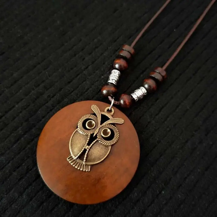 Retro Holz Halskette für Damen mit eleganten Bronzefarbenen Akzenten, handgefertigt, unikat.