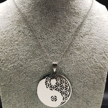 Runde Blume des Lebens Edelstahlkette, spiritueller Unisex-Schmuck, detailreiches Mandala-Design, Energiesymbol.