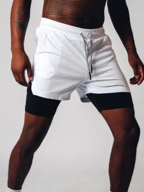 Leichte Herren Sommershorts mit praktischer 2-in-1 Funktion.