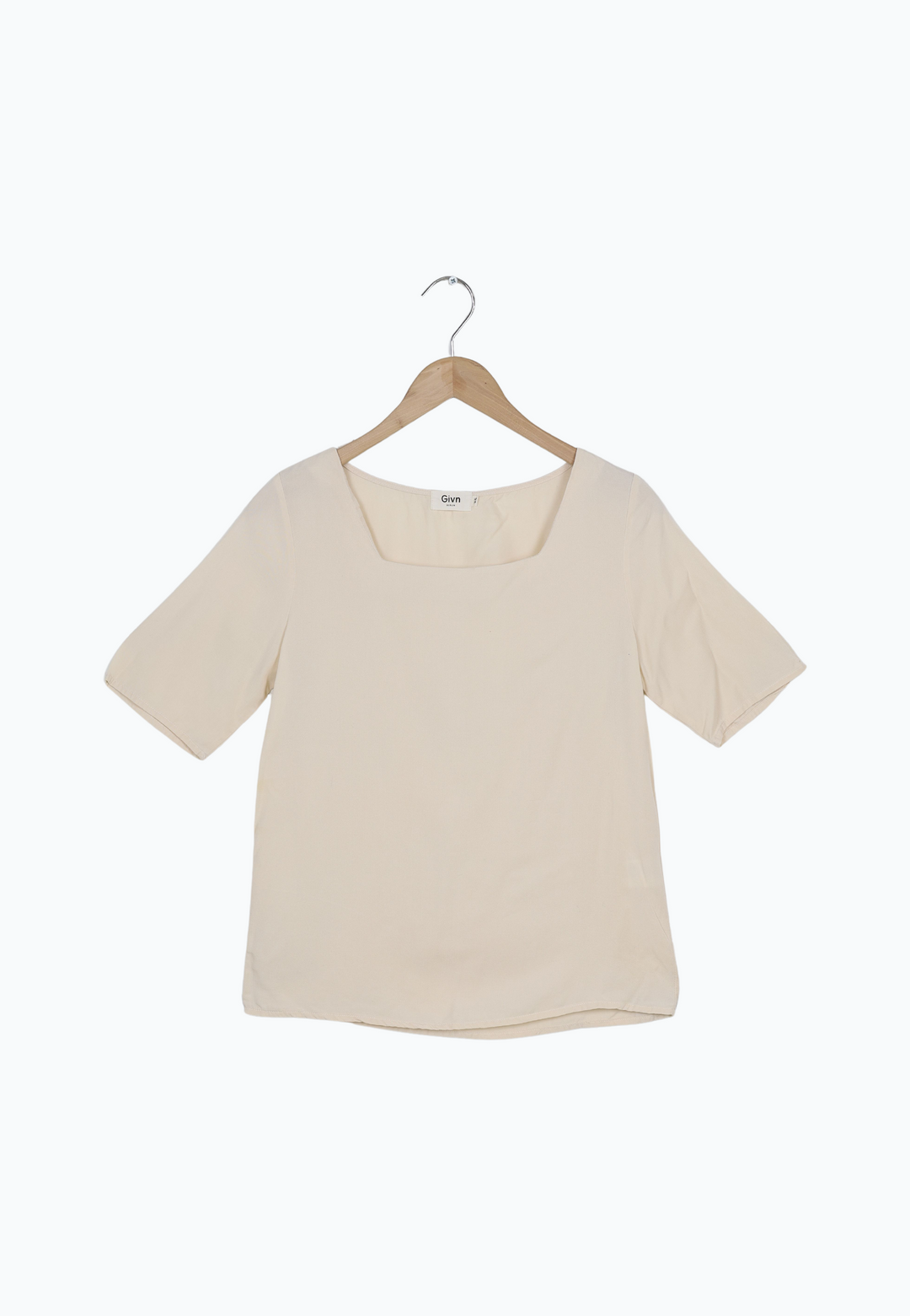 Elegantes Damen Blusenshirt mit eckigem Ausschnitt & Halbarm. Komfortables, fair produziertes Oberteil für Sommer & Frühling.