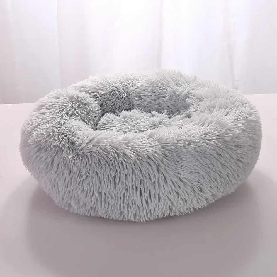 Hochwertiges, rundes Hundebett, weich & waschbar. Für Tiefschlaf & Entspannung. Ein komfortabler Schlafplatz für Hunde.