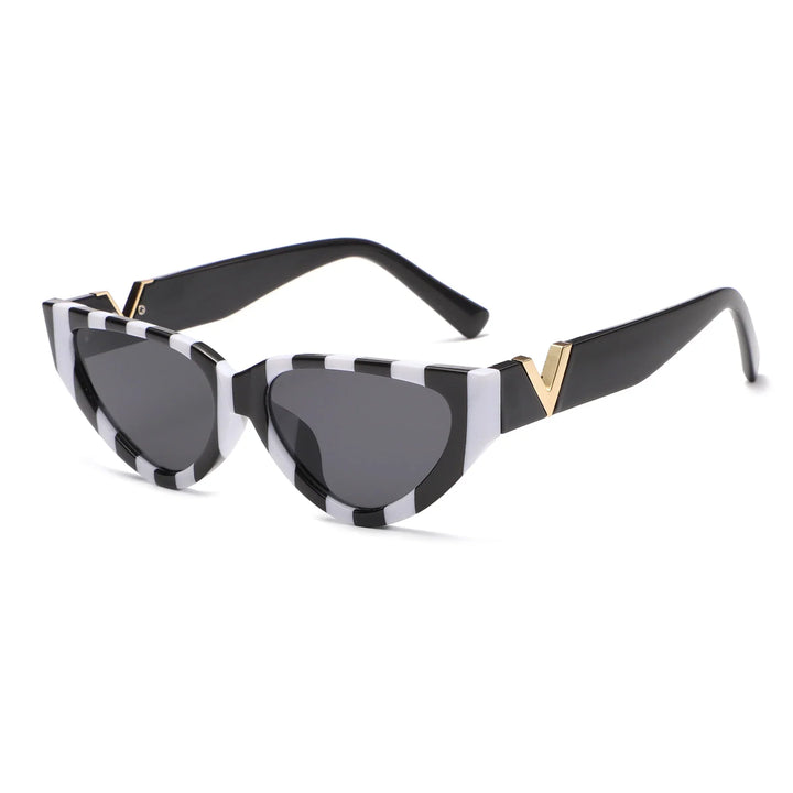 Elegante Damen Sonnenbrille im Vintage Katzenaugen-Stil, ideal für Sommer-Outfits.