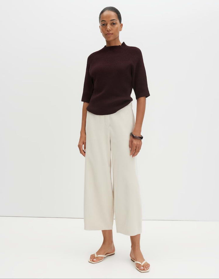 Stylische Damenhose mit einzigartiger O-Silhouette, modernem Barrel Fit, Mid Waist und Cropped Länge. Trendy & bequem.
