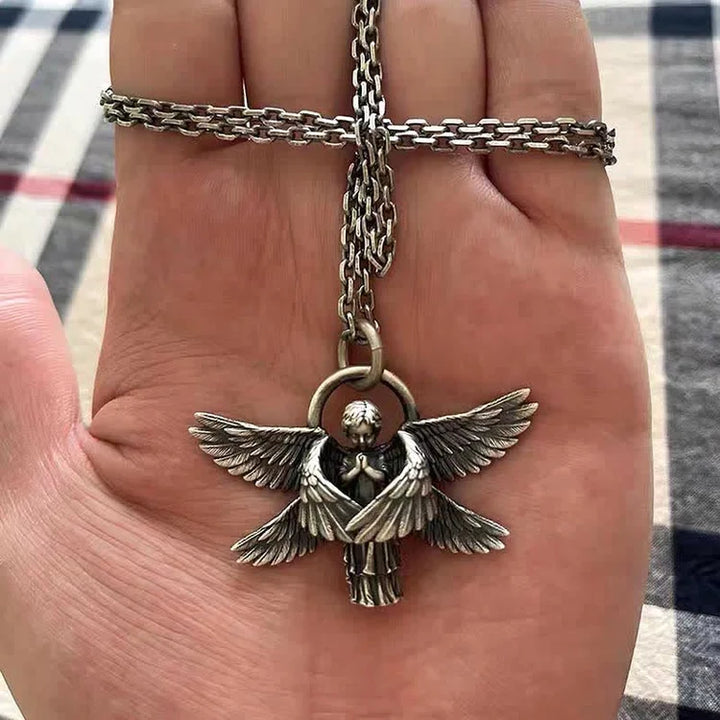 Spirituelle Schutzengel Halskette für Damen aus 925er Silber mit detaillierten Engelsflügeln, ein Glaubenssymbol.