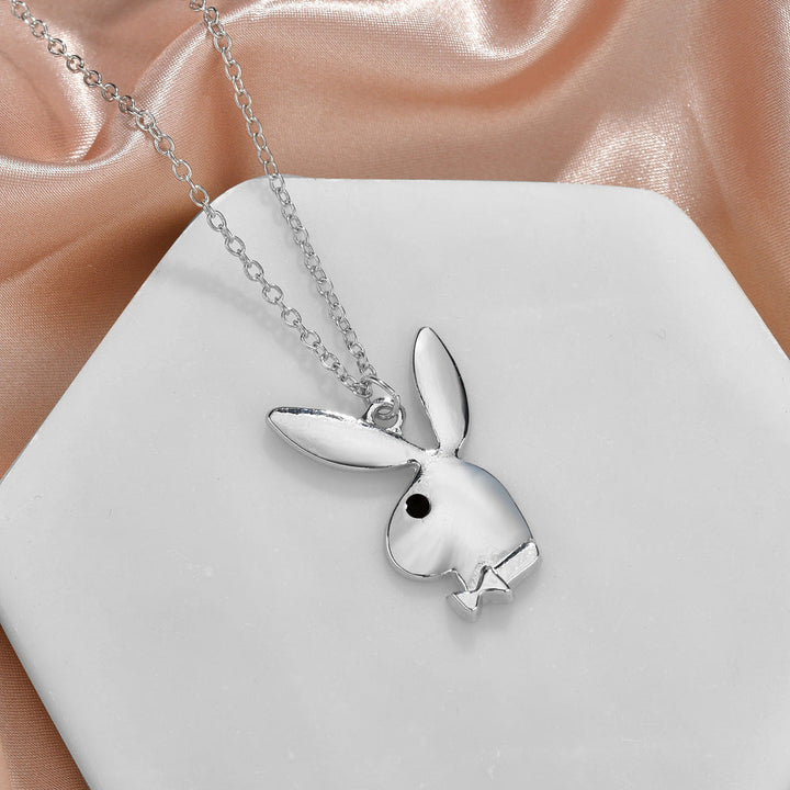 Elegante Glückshasen-Halskette aus Edelstahl, ein charmantes Kaninchen-Amulett als Glücksbringer für Wohlstand.