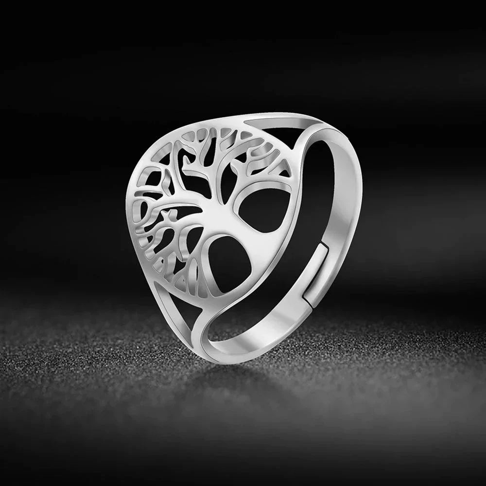 Detailansicht des Lebensbaum-Rings aus Silber. Verstellbarer Schmuck, ein starkes Amulett für Stärke.