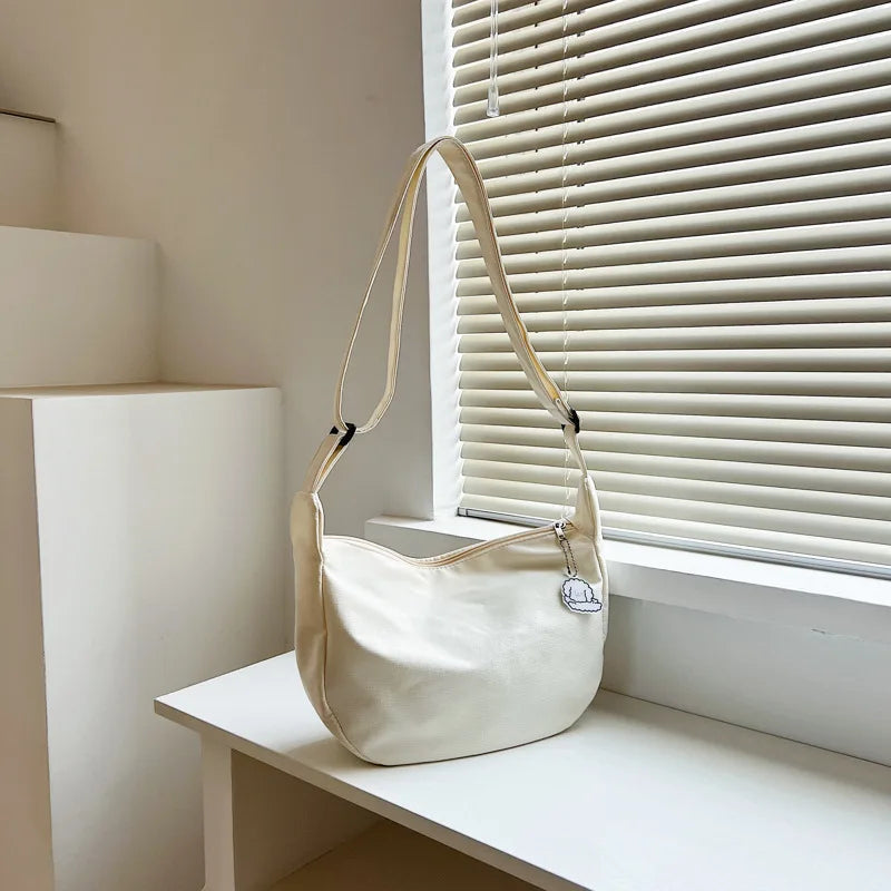 Stylische Damentasche: Moderne Schultertasche & Umhängetasche, perfekt für Alltag & Freizeit. Harajuku-Mode.
