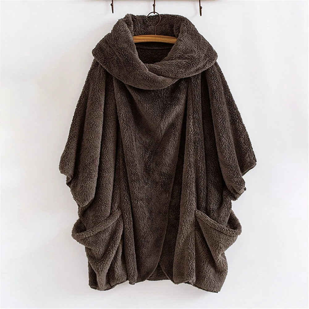 Bequeme Plus Size Kapuzen-Windjacke für Damen. Idealer Allrounder für Alltag, Freizeit & Outdoor.