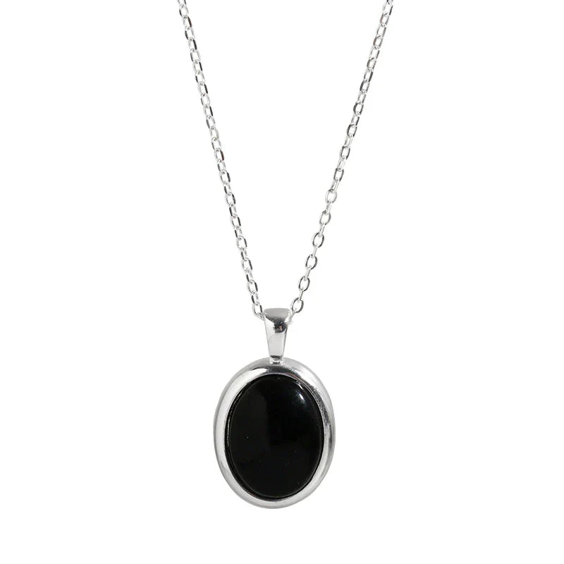 Schwarze Opal-Halskette S925 Silber, ovaler Edelstein, minimalistisch elegant, Damenschmuck.