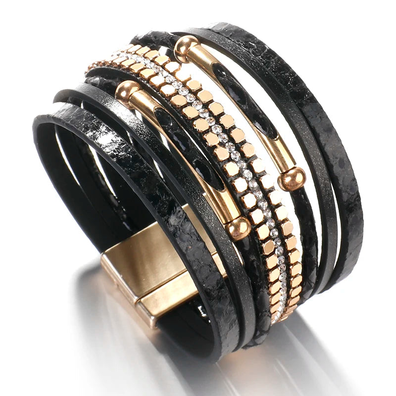 Elegantes Damen-Lederarmband, mehrschichtiges Schlangenmuster. Boho Chic Wickelarmband für stilvolle Looks.