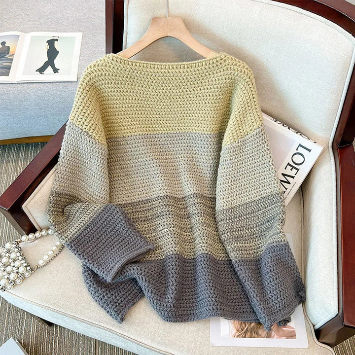 Lässiger Damen Patchwork Pullover in Übergröße. Weicher Winterpullover, ideal für gemütliche Tage.