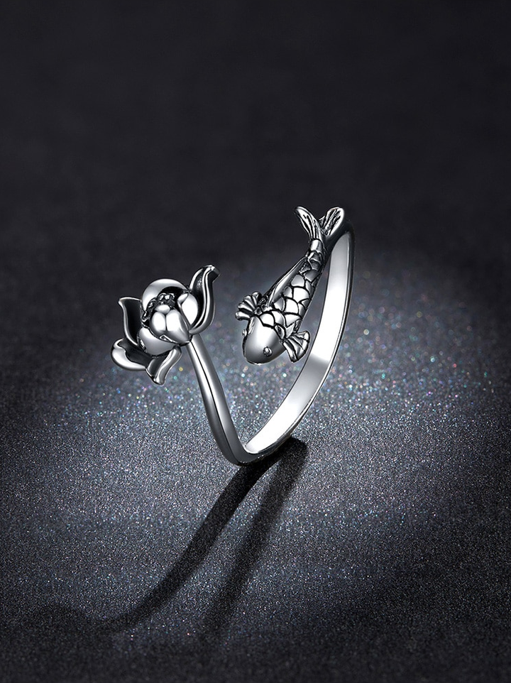 Eleganter 925er Silberring mit Koi- und Lotus-Symbolik, ein verstellbarer Glücksbringer und stilvoller Damenring.