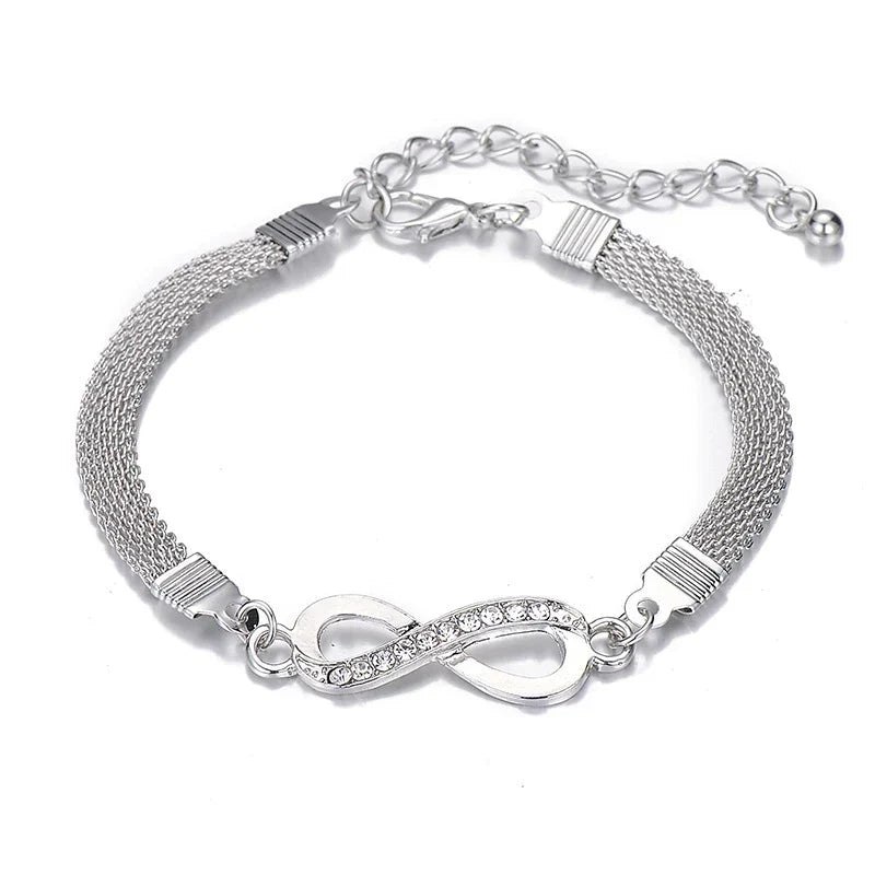 Damen Elegantes Infinity-Armband aus Sterling-Silber. Zeitloses Unendlichkeits-Design, perfektes Geschenk für Frauen.
