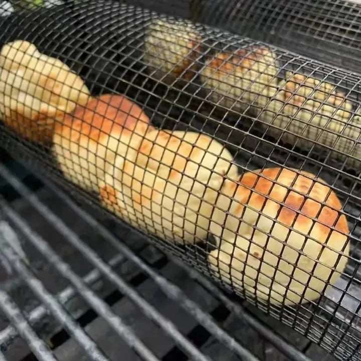 Robuster Edelstahl Grillkorb, drehbar für gleichmäßiges Grillen von Gemüse & Fleisch. Optimales BBQ-Zubehör.