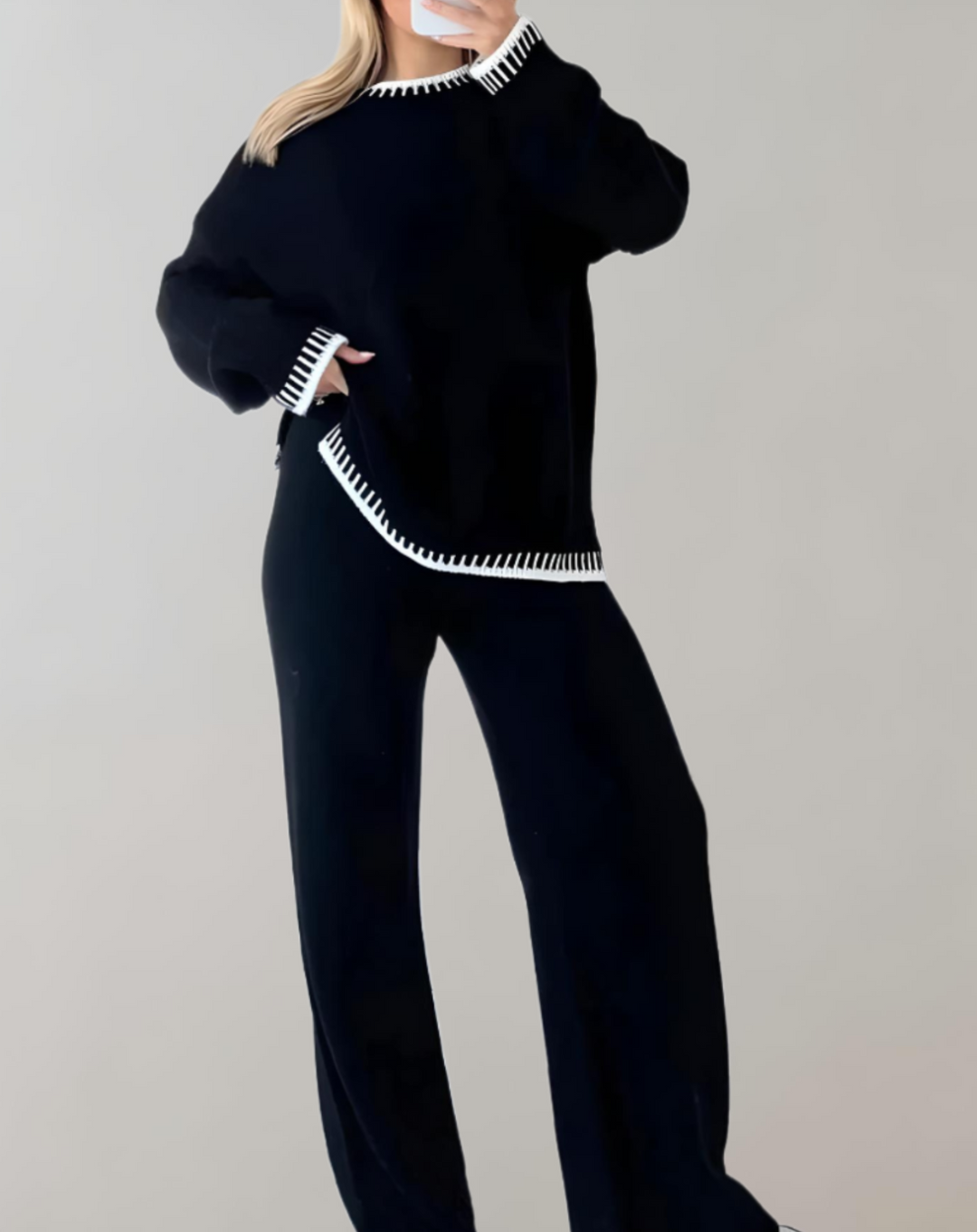 Vielseitiges Damen Set, ganzjährig tragbar. Der elegante Zweiteiler ist perfekt für stilvolle Freizeit- & Business-Outfits.