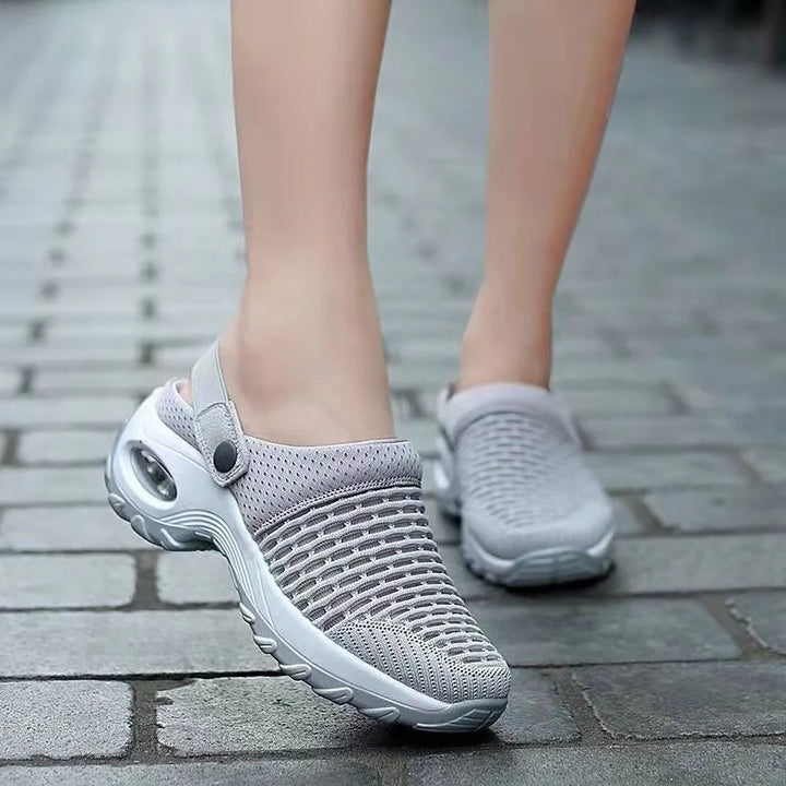 Moderne Damenclogs, orthopädisch, mit Luftpolster. Perfekte Komfortschuhe und Sandalen für Freizeit.