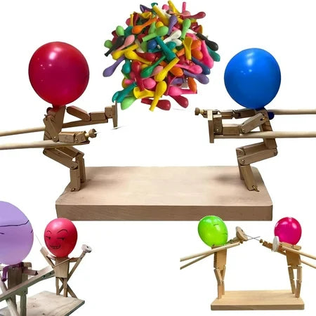 Perfektes Kindergeschenk: Das Holz Ballon Duell ist ein interaktives Fechtspiel, das Geschicklichkeit und Lachen bringt.