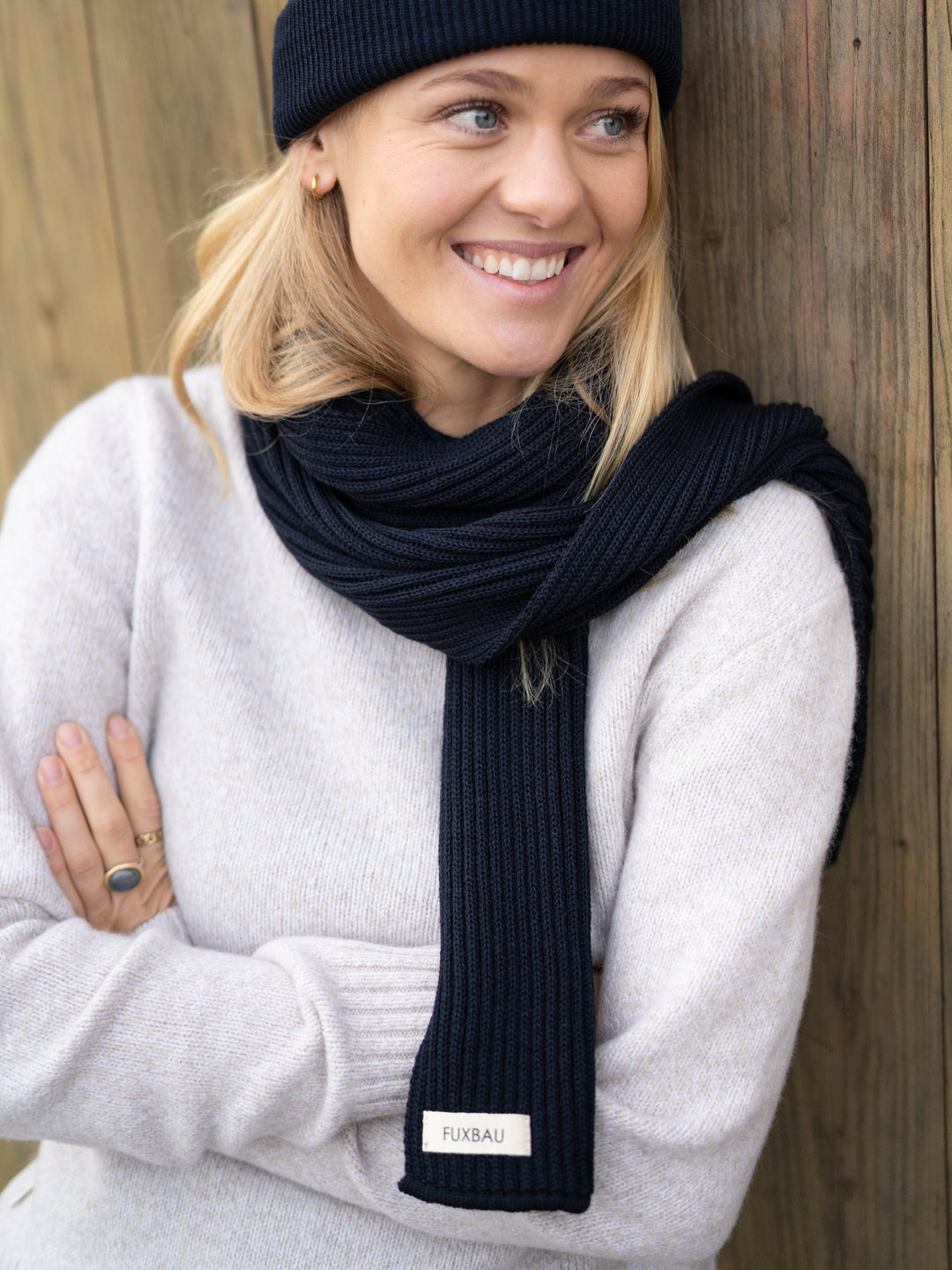 Vielseitiger Damen Merino Schurwollschal, ideal warm für kalte Wintertage. Stylisches & weiches Accessoire.