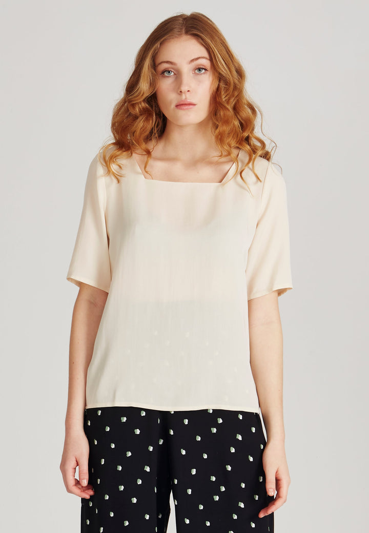 Vielseitiges Damen Blusenshirt, halbarm, mit eckigem Ausschnitt. Basic Oberteil für elegante Sommer- & Frühlingslooks.