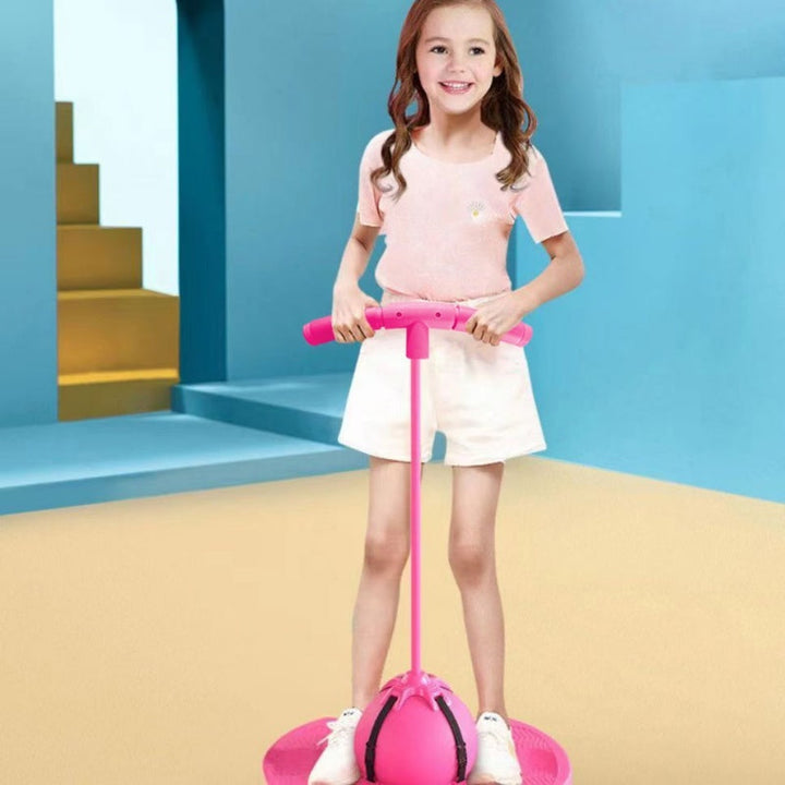 Motorik-Sprungball für Kinder, unterstützt gesunde Entwicklung & aktiven Lebensstil.