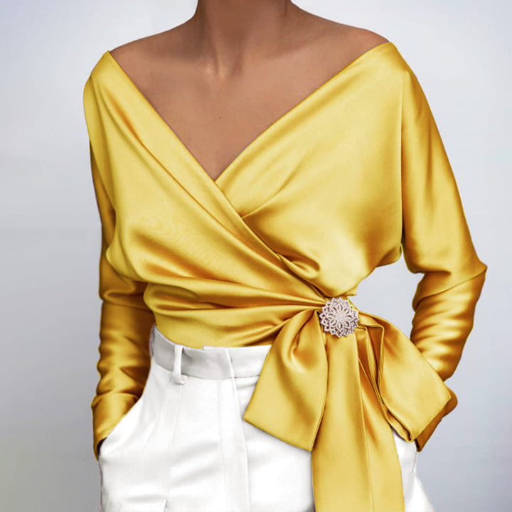 Elegante Damenbluse Davina, glänzend, perfekt für Büro und Freizeit, modisch & stilvoll.