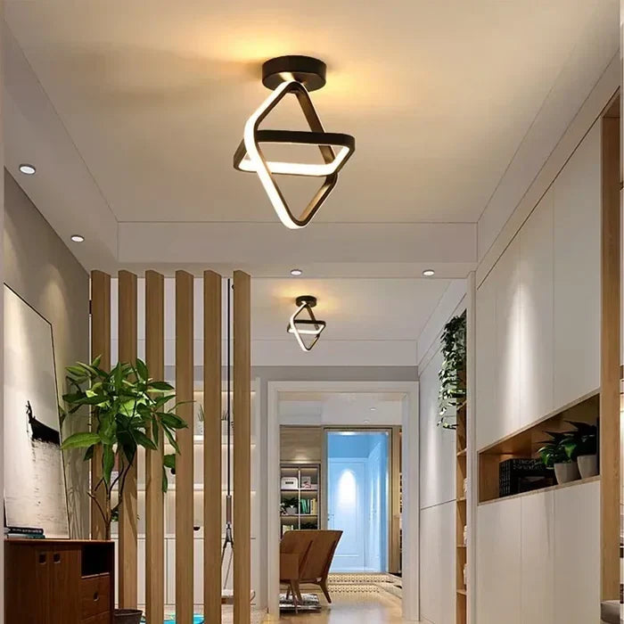 Energieeffiziente LED-Deckenlampe mit elegantem Doppelring-Design, ideal für Innenbeleuchtung.