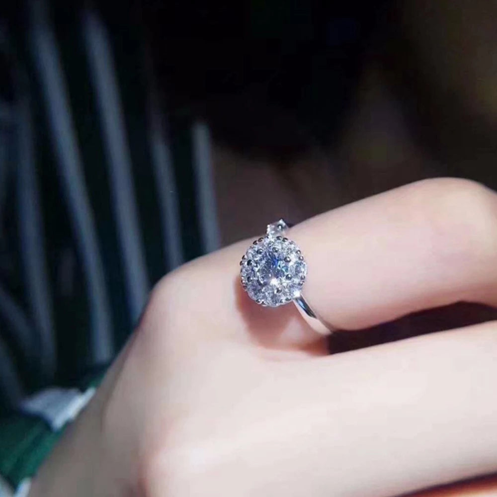 Eleganter Silberring für Damen mit funkelndem, drehbarem Zirkonia Kristall. Perfektes Geschenk.