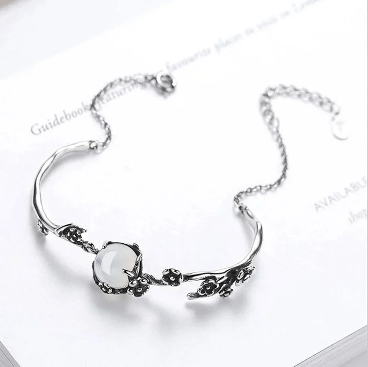 Hochwertiges Damenarmband mit schimmernden Mondsteinen und 925er Sterlingsilber, verstellbar.