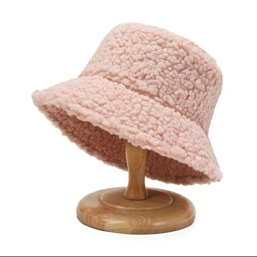 Kuscheliger Teddy Fischerhut für Damen & Herren, eine warme und modische Winter Kopfbedeckung.