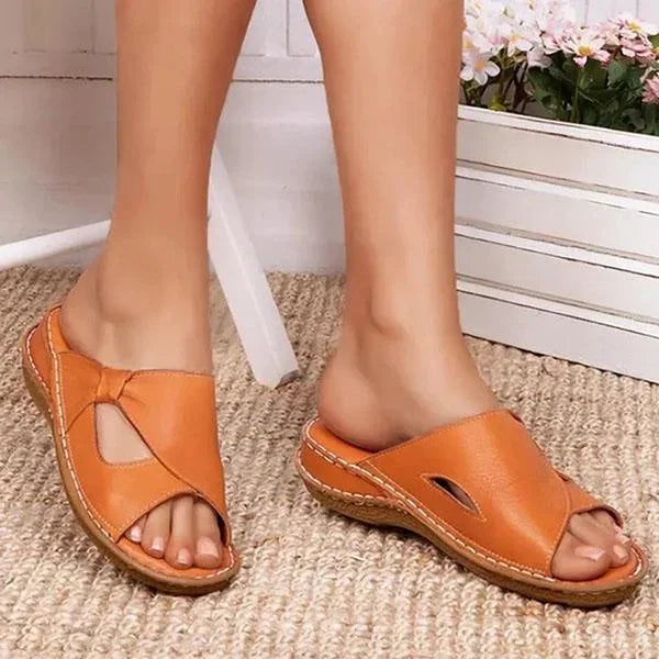 Stilvolle Zehenbügel Sandalen für Damen, mit Memory-Foam Sohle und Fußgewölbestütze für Komfort.