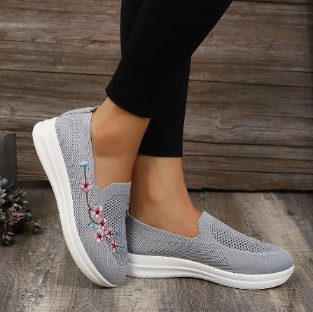 Stylische Damen Alltagsschuhe: bequeme Slip-on Loafers, perfekt kombinierbar für Freizeit & Büro.